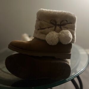 Makalu Girl boots size 6 1/2